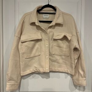 Abercrombie SoftAF plush cropped shirt jacket in Butter Yellow (L)